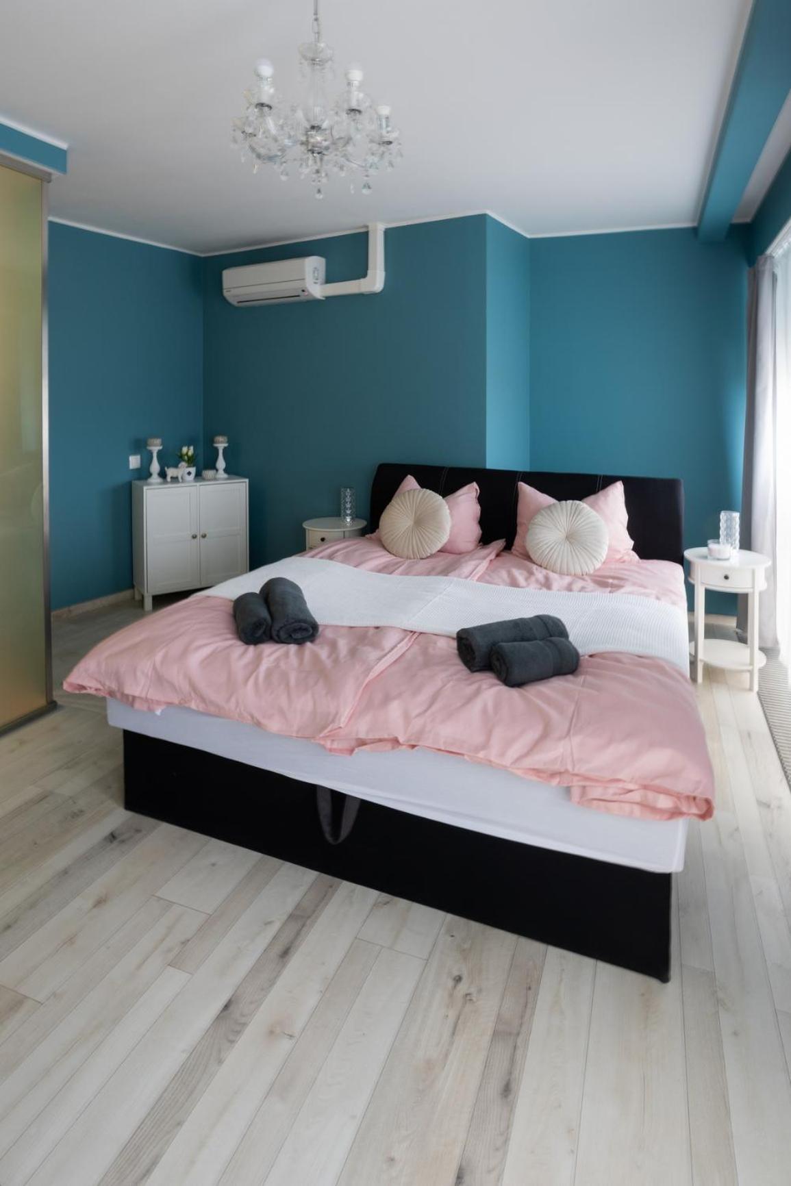 Hellowine Apartman Eger Extérieur photo
